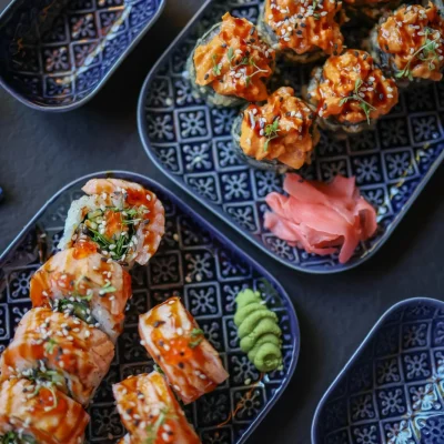 Asiatisk meny med sushi