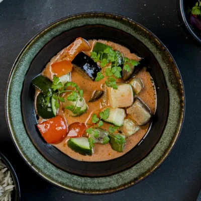 Red curry grønnsaksgryte (vegan)