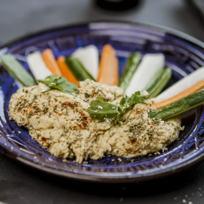 Hummus og sprø grønnsaker