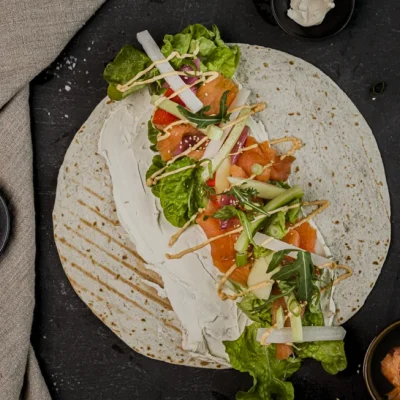 Røkelaks og kremost - hel wraps