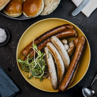 Løkpølse, bratwurst og gourmetpølse (kun pølser)