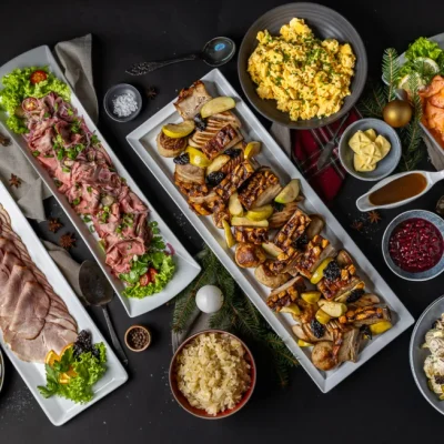Julebuffet med varme og kalde retter
