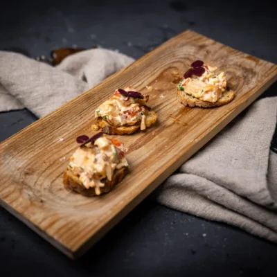 Appetizer - Grillet hummersalat med økologisk surdeigstoast