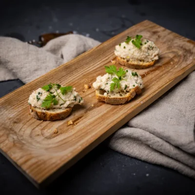Appetizer - Taskekrabbesalat på økologisk surdeigstoast