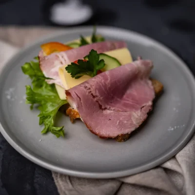 Jarlsbergost & røkt skinke - Kolonihagen glutenfritt og økologisk
